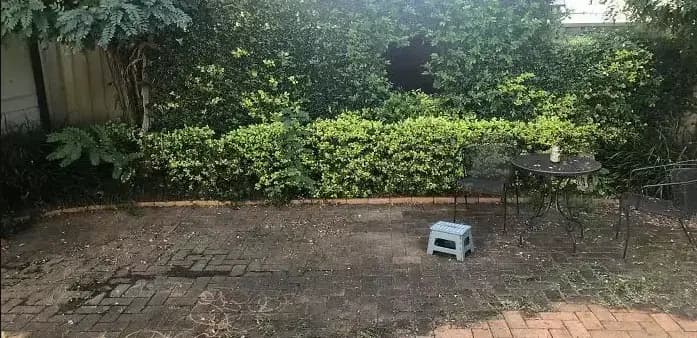 Nettoyage haute pression d'une terrasse à Poix-de-Picardie - Avant